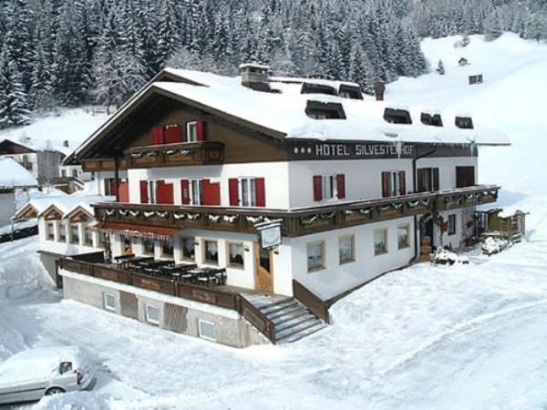 Hotel Silvesterhof Dobbiaco Eksteriør billede